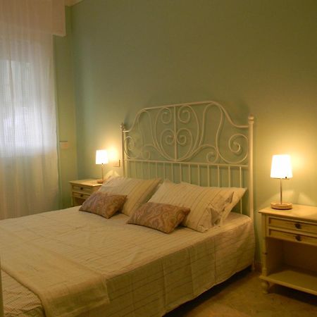 Villa Serena Виареджо Экстерьер фото